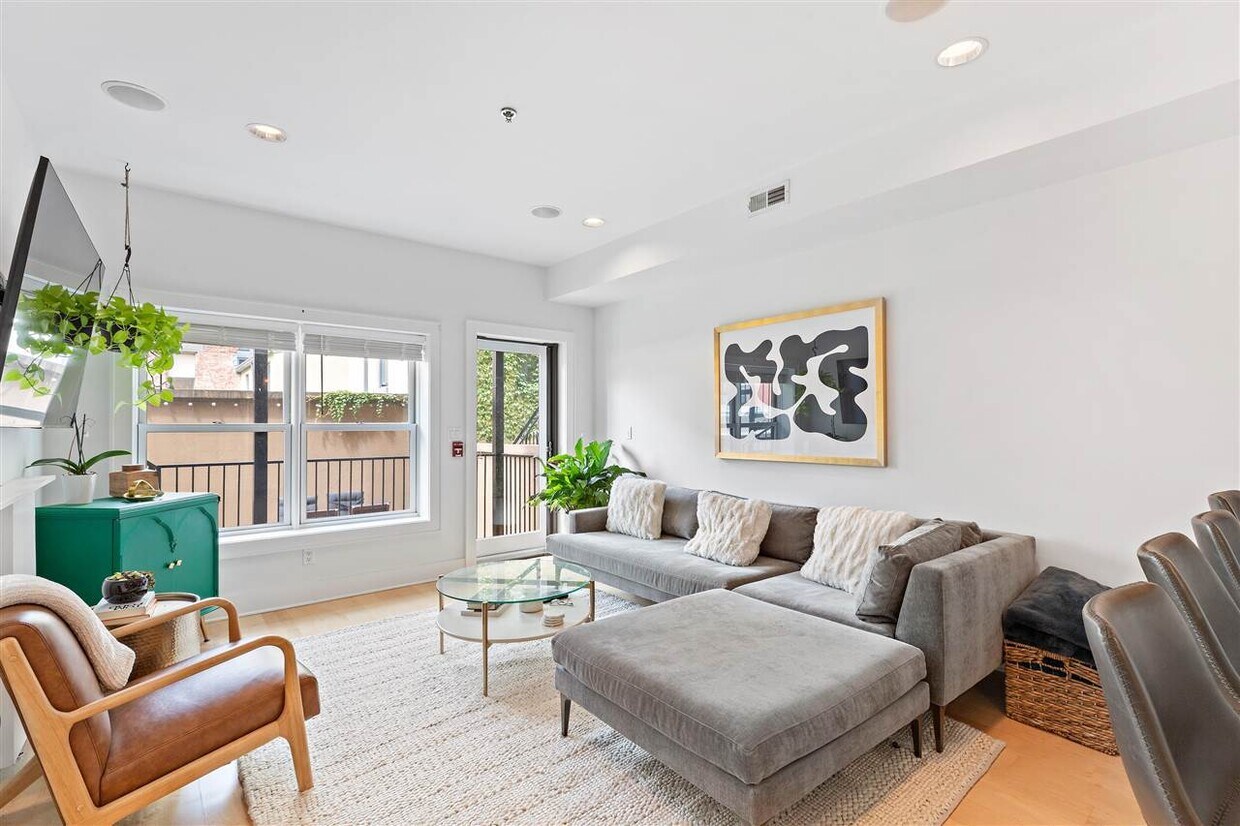Foto principal - 62 Madison St
