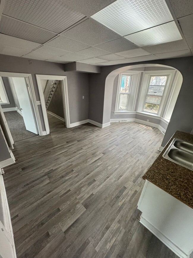 Foto del edificio - 11526 Woodland Ave