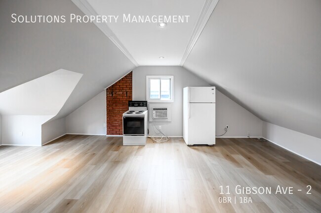 Photo du bâtiment - **Bright and Open All Incl. Studio Unit in Central Hamilton**