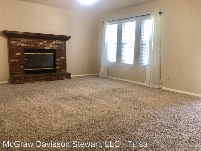 Foto del edificio - 3 br, 2 bath House - 2413 W. Twin Oaks St.
