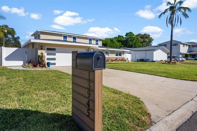 Building Photo - 13945 Trinidad Dr
