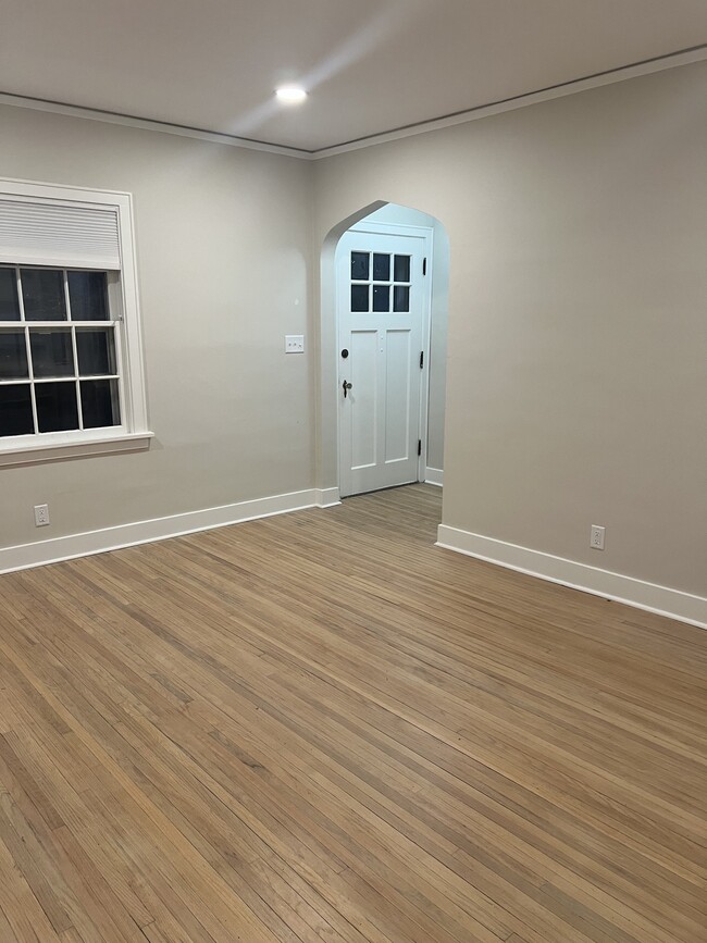 Foto del edificio - 613 E 20th St