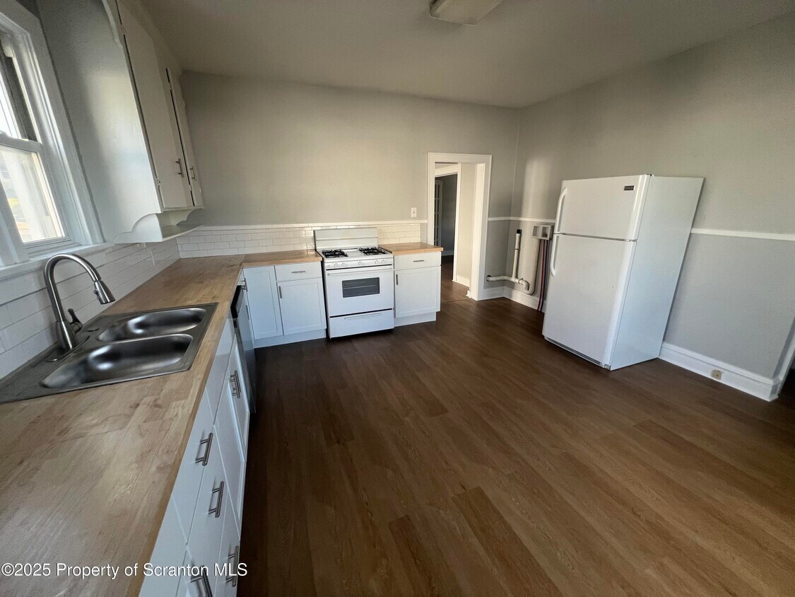 Foto principal - 527 E Drinker St