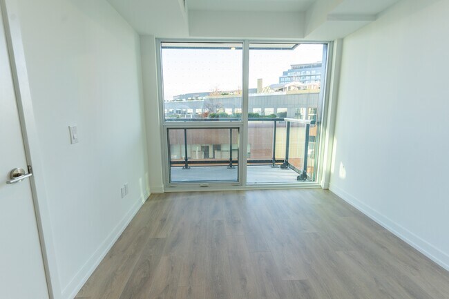 Building Photo - 1100-1100 Sheppard Ave W