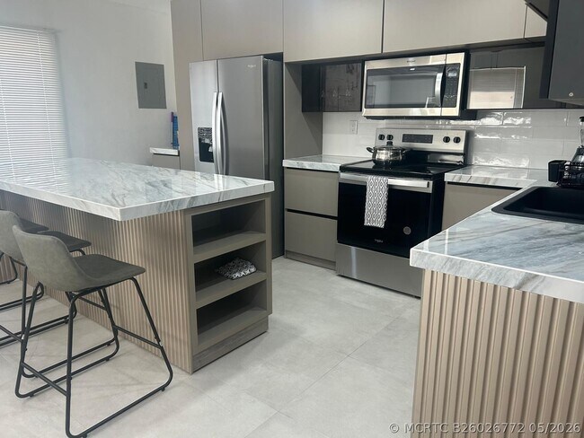 Foto del edificio - 217 SW 15th St