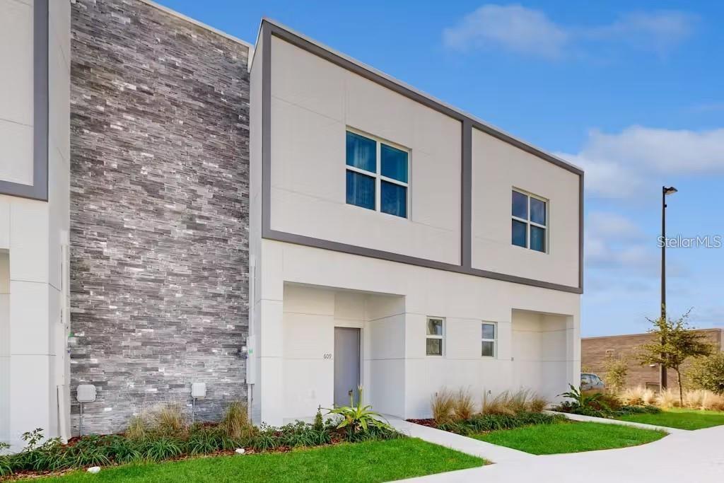 Foto principal - 609 Trikomo Dr
