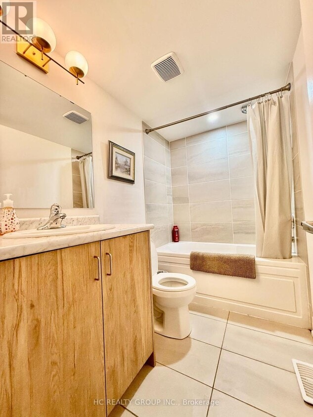 Building Photo - 2130 Royal Gala Cir