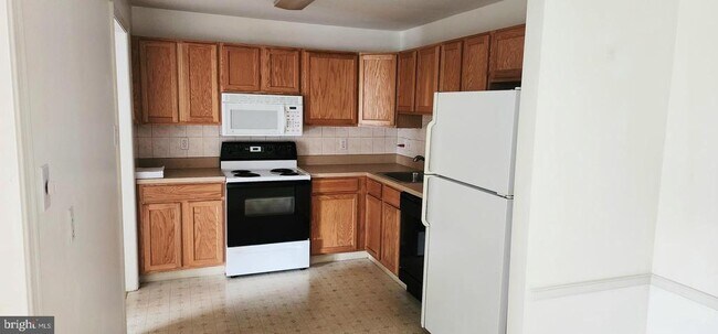 Foto del edificio - 1864 Gibson Rd