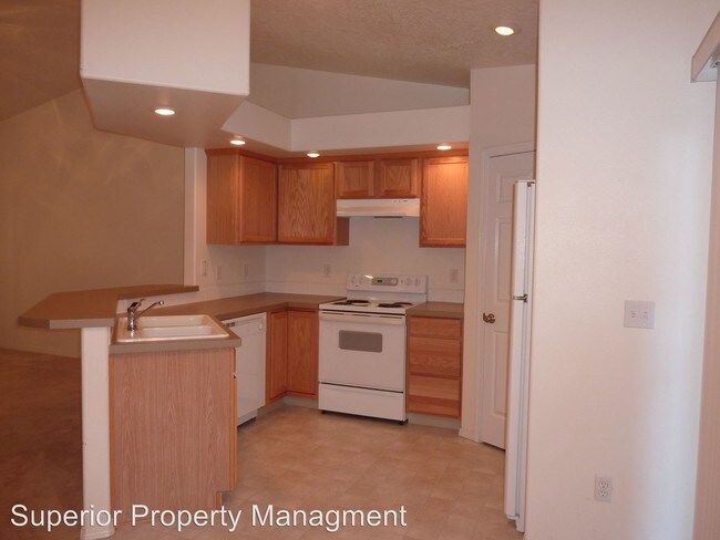 Building Photo - 16635 Smoky Mountain Ave