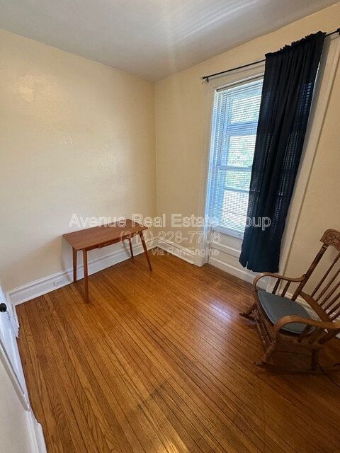 Foto del edificio - 3802 Flad Ave