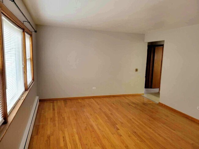 Building Photo - 7538 N Waukegan Rd