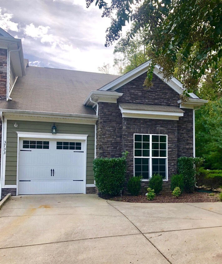 Foto principal - 3733 Shane Point Pl