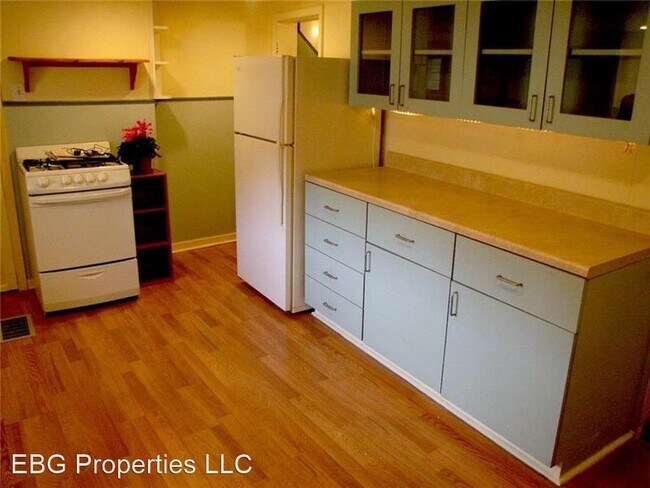 Building Photo - 1 br, 1 bath House - 155 Almond Way