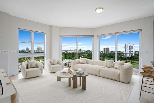 Foto del edificio - 20000 E Country Club Dr
