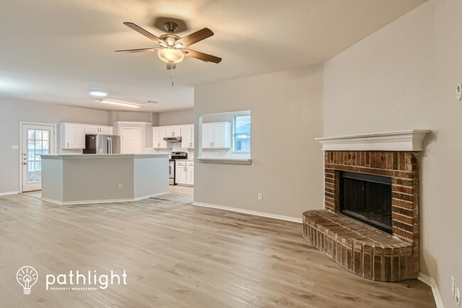 Building Photo - 7101 Crenshaw Dr