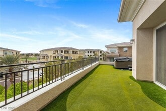 Building Photo - 9145 Tesoras Dr