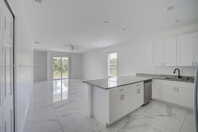 Foto del edificio - 3306 56th St W