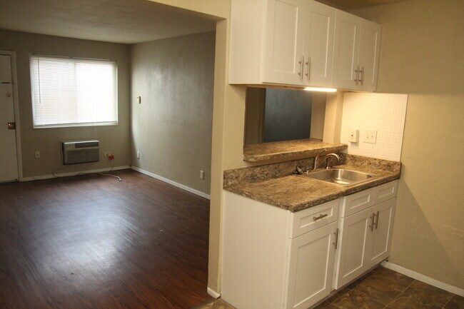 Building Photo - 2036 S Big Bend Blvd