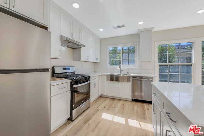 Foto del edificio - 853 S Bedford St