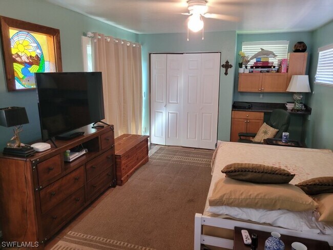 Building Photo - 715 10th St N