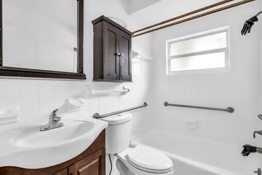 Photo - 616 Lucerne Ave Apartment