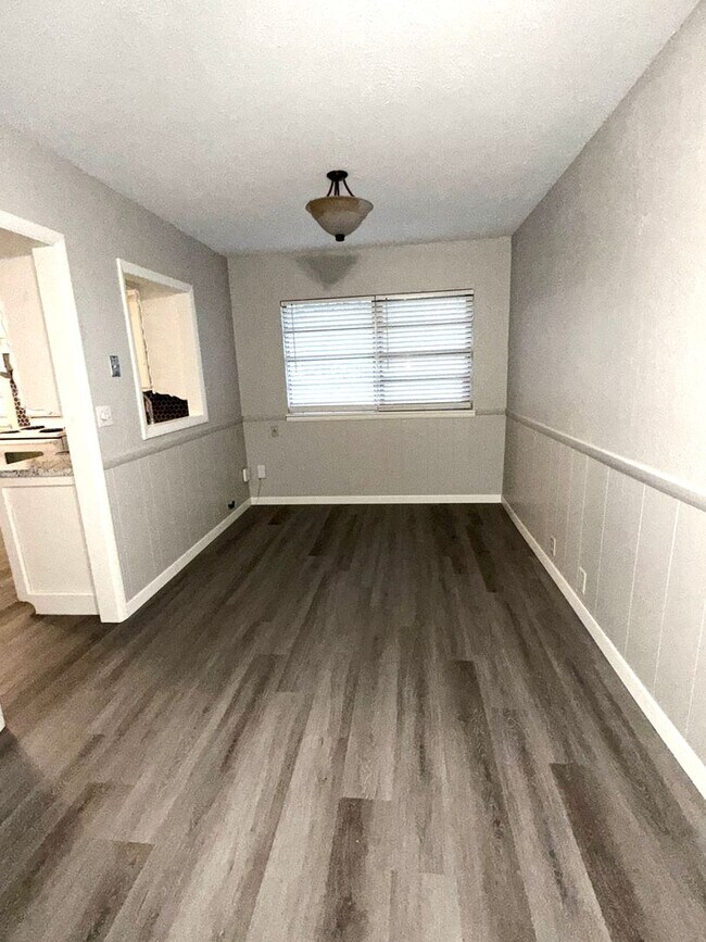 Foto del edificio - Updated 3 bedroom Near SWOSU $1.200/month