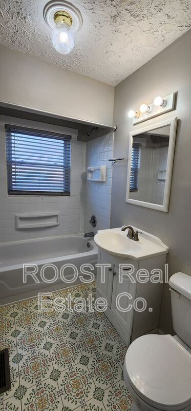 Foto del edificio - 108 Columbian Ave