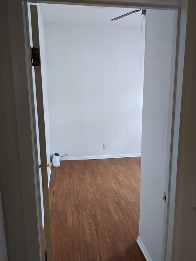Bedroom (from doorway) - 1427 N Elk Grove Ave