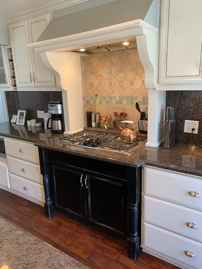 Foto del edificio - 4644 Isleta Ave