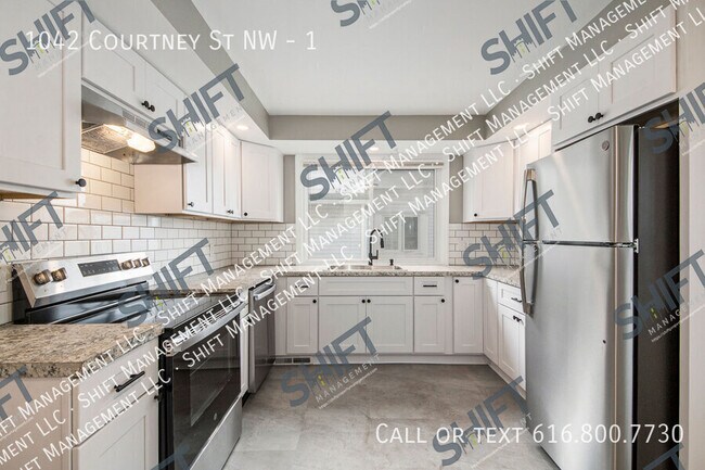 Foto del edificio - 1042 Courtney St NW
