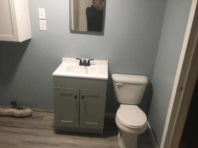 Building Photo - 215 Walnut St