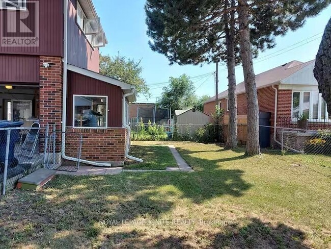 Building Photo - 2 Waringstown Dr