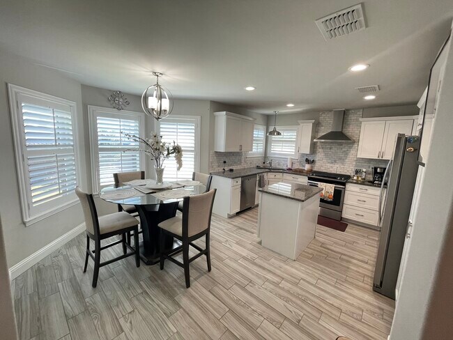 Building Photo - 8620 Muir Dr