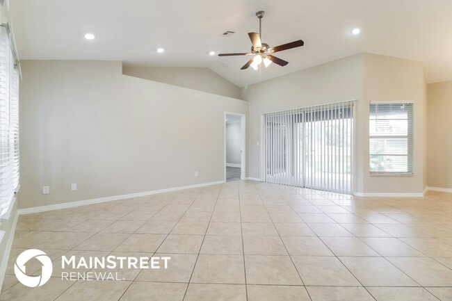 Foto del edificio - 8332 Caloosa Rd