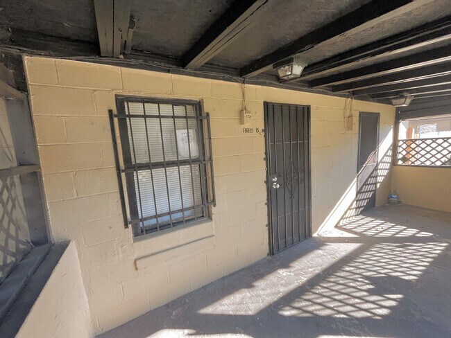 Foto del edificio - 1235 1/2 W Cypress St