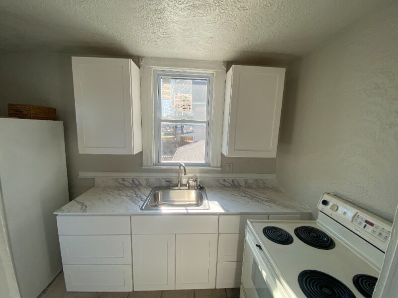 Primary Photo - 163 Frothingham Ave