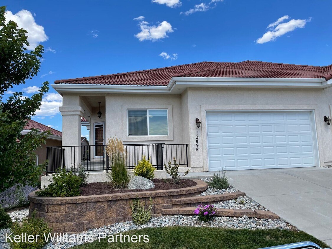 Primary Photo - 4 br, 3 bath House - 13898 Paradise Villas...