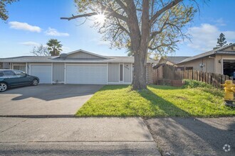 Building Photo - 4006-4008 Tricia Way