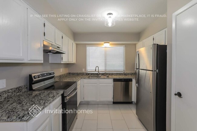 Building Photo - 2430 Bentley Dr