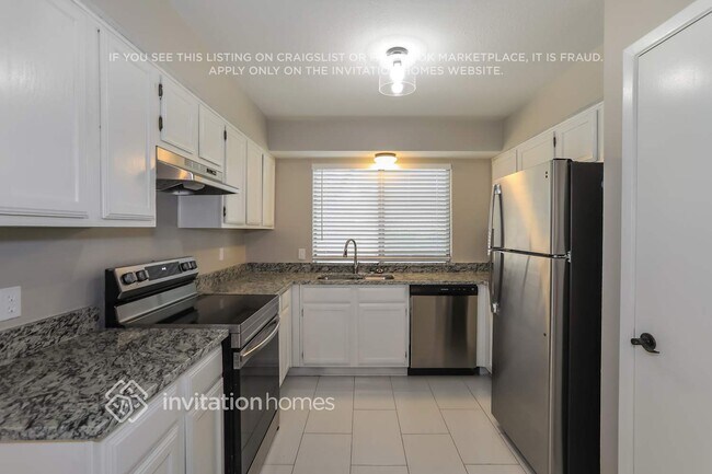 Foto del edificio - 2430 Bentley Dr