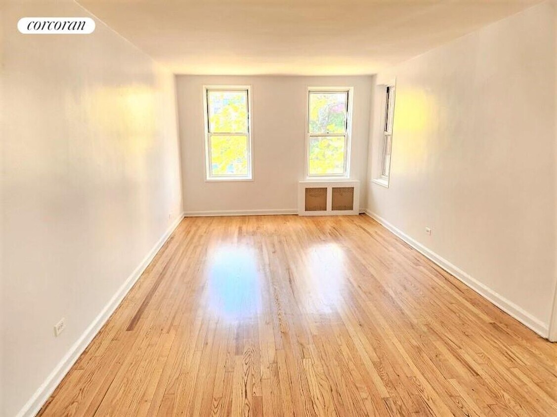 Primary Photo - 2102 Holland Ave
