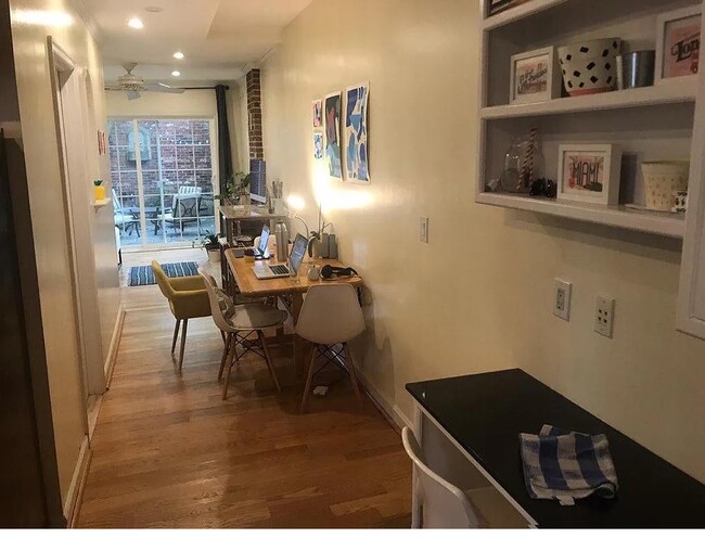 Foto del edificio - 1072 30th St NW