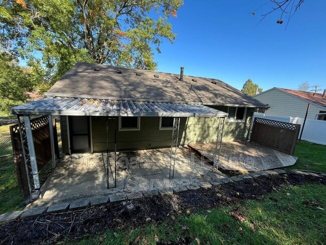 Photo - 921 Millikin St House