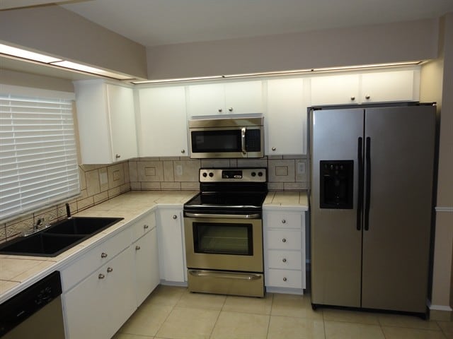 Building Photo - 17637 Esprit Dr