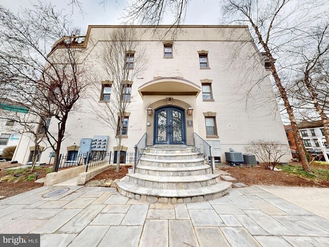 Building Photo - 6 Rhode Island Ave NW