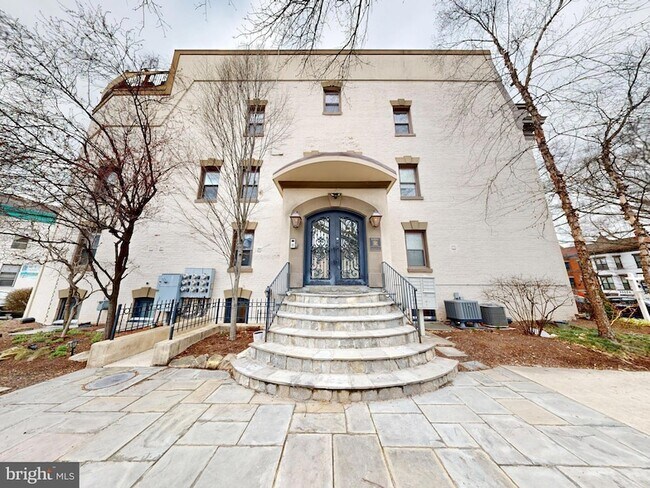 Foto del edificio - 6 Rhode Island Ave NW