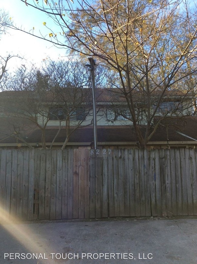 Building Photo - 8227 Bayou Fountain Ave