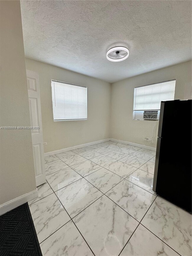 Foto del edificio - 912 NW 9th Ave