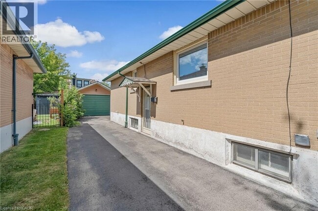 Photo du bâtiment - 80 E 41st St