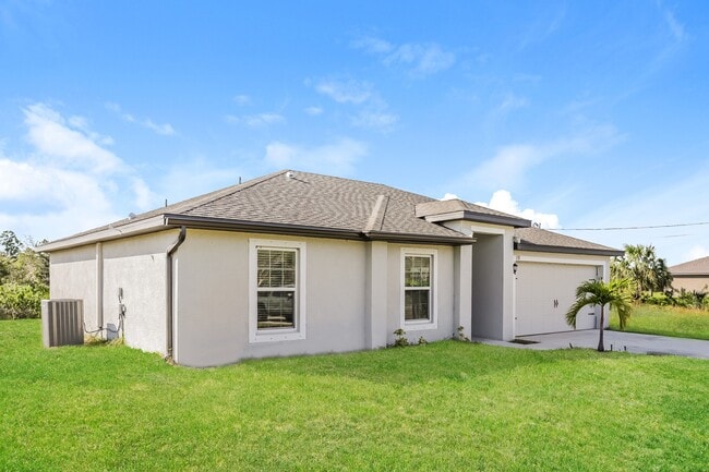Building Photo - 158 Blackstone Dr